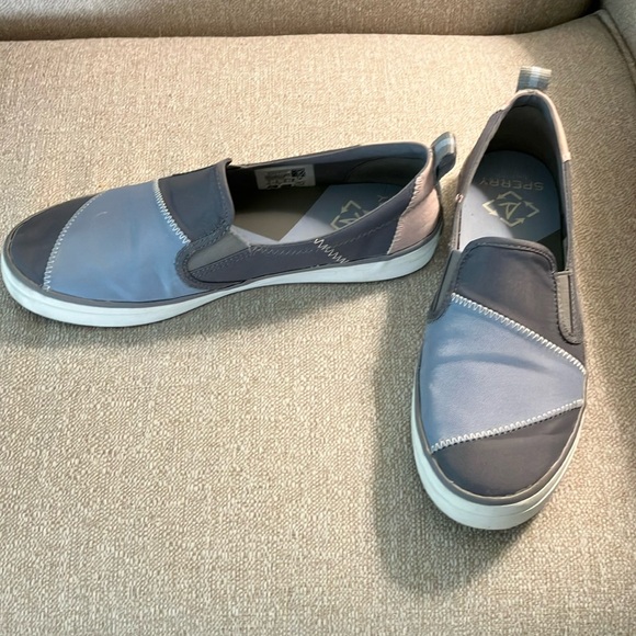 Sperry Shoes - Women’s SPERRY slip on loafers size 9